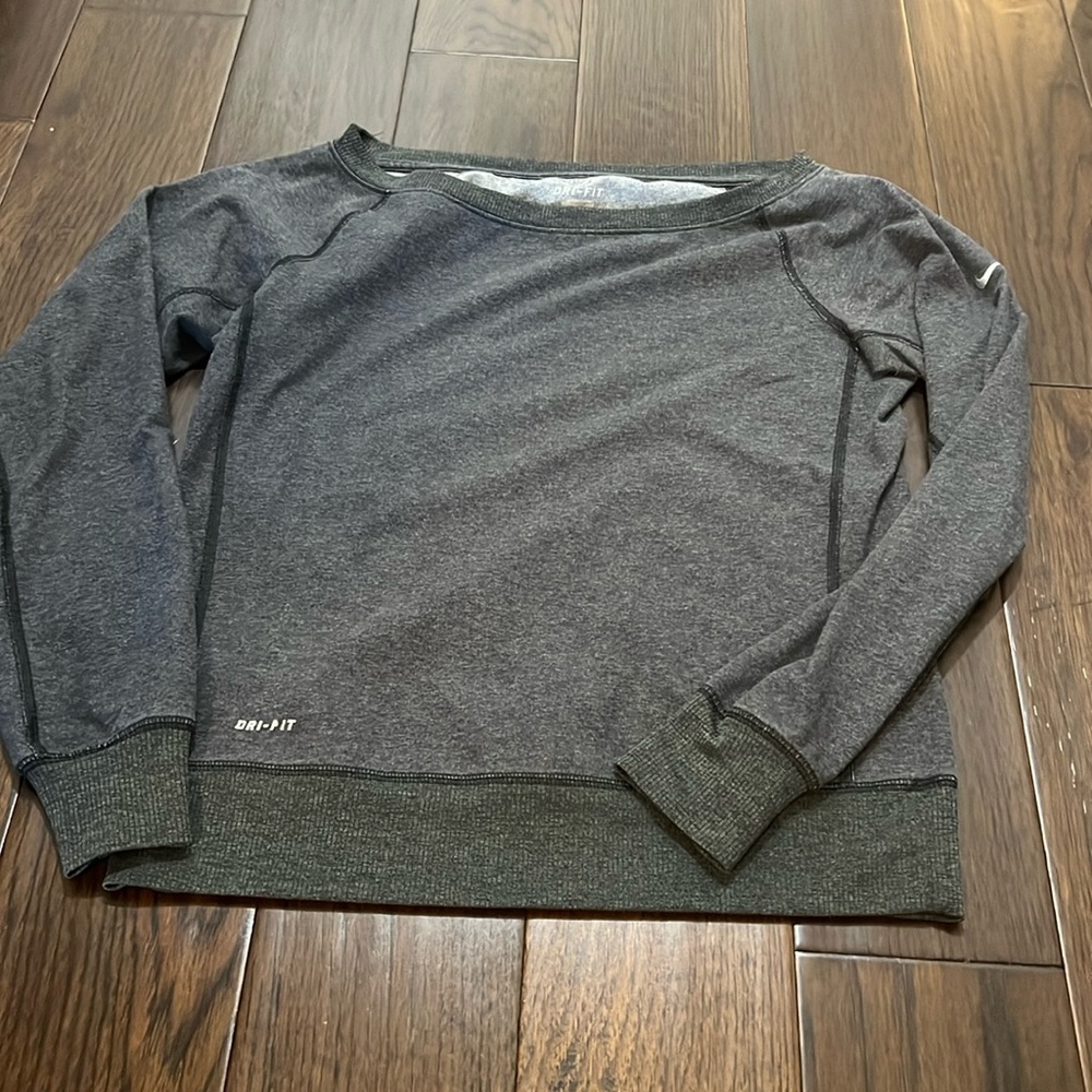 Xs Dri-fit gray sweatshirt xs
